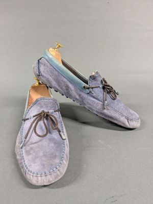 men ' s blue sued moccali shoes with laces on them