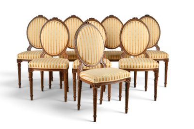un lot de six chaises de salle à manger de style Louis II
