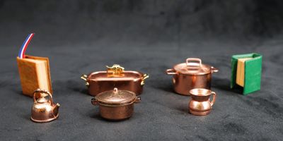 Plangonophilie - lot d’objets miniature en cuivre comprenant…