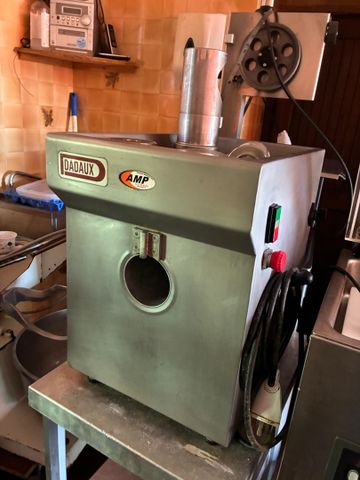 Hachoir DADAUX avec accessoire