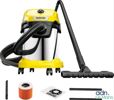 un gros plan d'un aspirateur muni d'un tuyau et d'autres accessoires de ménage