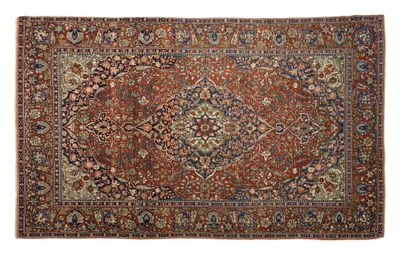 tapis persan antique à motif de médaillon sur fond rouge
