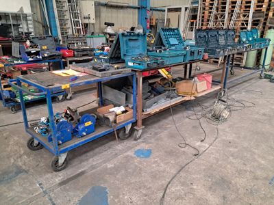 2 Tables sur roulettes, - Photo 1