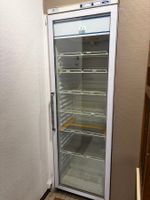 Une vitrine à boissons LMC.
