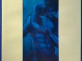 tableau représentant un homme et une femme enlacés, dans un cadre bleu