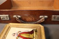 Lot comprenant : Malette en cuir. (photo 2)