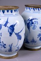 Paire de vases de forme ovoïde en porcelaine de Chine à déco… (photo 4)