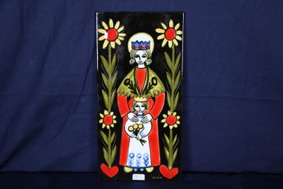 une image d'un tableau représentant une femme tenant un enfant dans ses bras