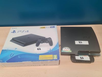 Console Sony PlayStation 4 Slim avec disque dur de 2 To