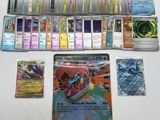 jeu de cartes à collectionner pokemon avec beaucoup de cartes et beaucoup de cartes