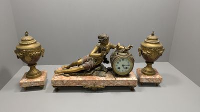 Oscar RUFFONY, d'après. Garniture de cheminée en marbre et r…