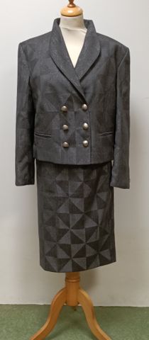 Louis FERAUD - Costume gris habillé.