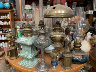 Important lot de lampes à pétrole - Photo 1