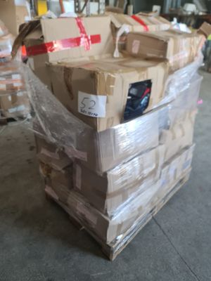 Palette d’environ 180 kg de vêtements crème contemporaine – …