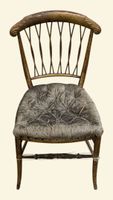 Chaise en bois laqué doré à dossier de rotin croisé ajouré. (photo 2)
