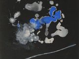 une image représentant un tableau noir et bleu sur fond noir