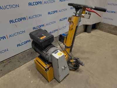 an image of a machine that is sitting on the ground