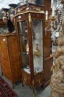 belle vitrine de style Louis XVI - à 1 porte - ornée de mont… (photo 2)