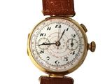 une image d'une montre en gros plan sur fond blanc