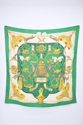 HERMÈS Paris made in France - Carré en twill de soie imprimé…