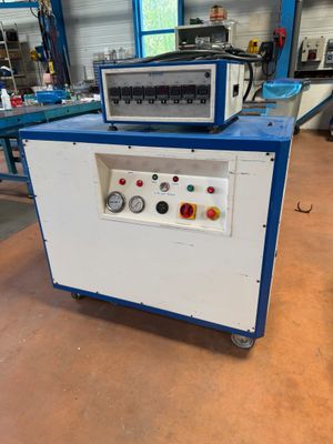 une image d'une machine installée dans une usine