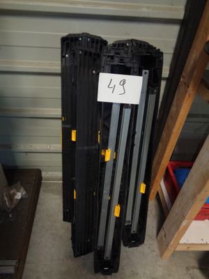 plein d'outils qui traînent par terre dans le garage