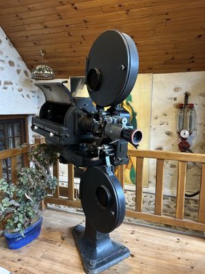 Projecteur de film 35mm de marque Bauer standard 5 sonore à …