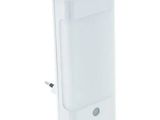 un gros plan d'un appareil électronique blanc sur fond blanc