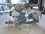 a machine that is sitting on the floor in the garage