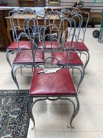 Suite de six chaises en fer forgé, à assises garnies de cuir… (photo 2)