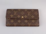 louis vuittou wallet with gold hardware