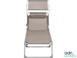 une photo d'un fauteuil de salon beige avec une structure en métal