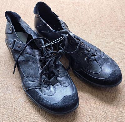 109 / Paire de chaussures - SAN MARINA - Pointure 37 /…