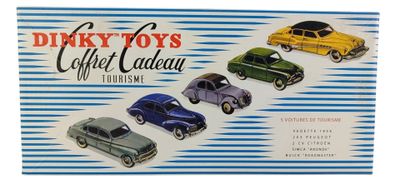 une boîte contenant des petites voitures Dinky Toys pour le rangement du café