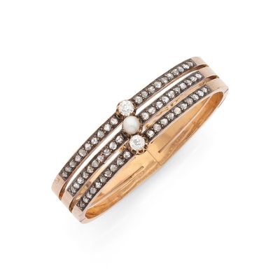 BRACELET présentant un décor géométrique orné de trois ligne…