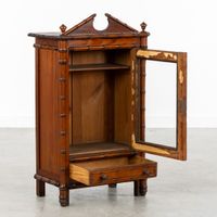 Vitrine miniature ornée de motifs imitant le bambou, fin du … (photo 4)