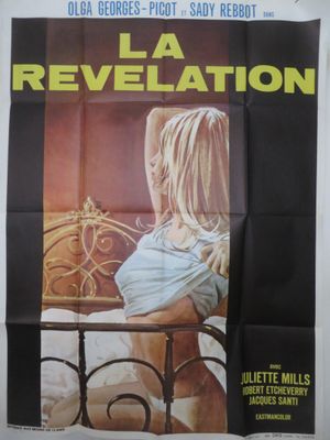 L'affiche du film « La Révélation » est accrochée au mur.