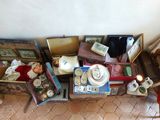 a lot of items that are sitting on the floor