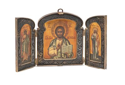 trois icônes religieuses encadrées représentant Jésus et Marie