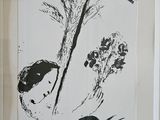 un dessin en noir et blanc représentant un oiseau et un arbre