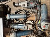 a lot of tools that are sitting on a table