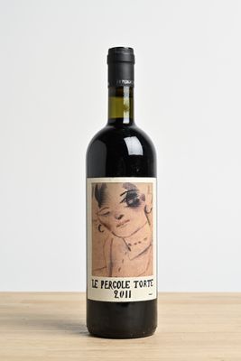 une bouteille de vin sur laquelle figure l'image d'une femme