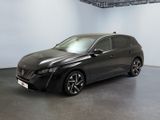 une photo d'une voiture noire dans un showroom