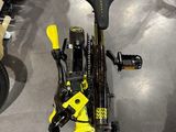 de nombreux types de vélos exposés lors d'un salon