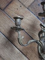 PAIRE D'APPLIQUES à trois bras de lumière de style rocaille. (photo 2)