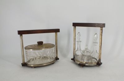 paire de bougeoirs anciens en verre et laiton, avec verre gravé