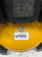 Un compresseur portatif DEWALT CORDLESS 10 Litres 18VXR de 2… (photo 4)