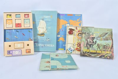 un grand nombre de livres posés sur une table