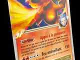 La carte Pokémon est ornée d'une flamme rouge et jaune.