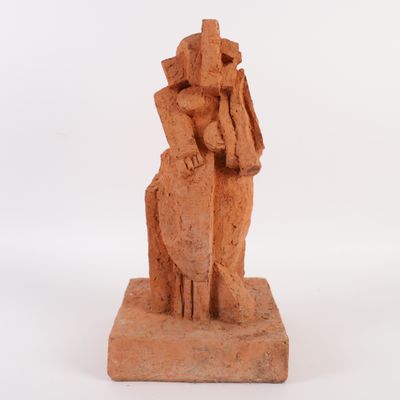statue représentant un homme et une femme à cheval, sur fond blanc